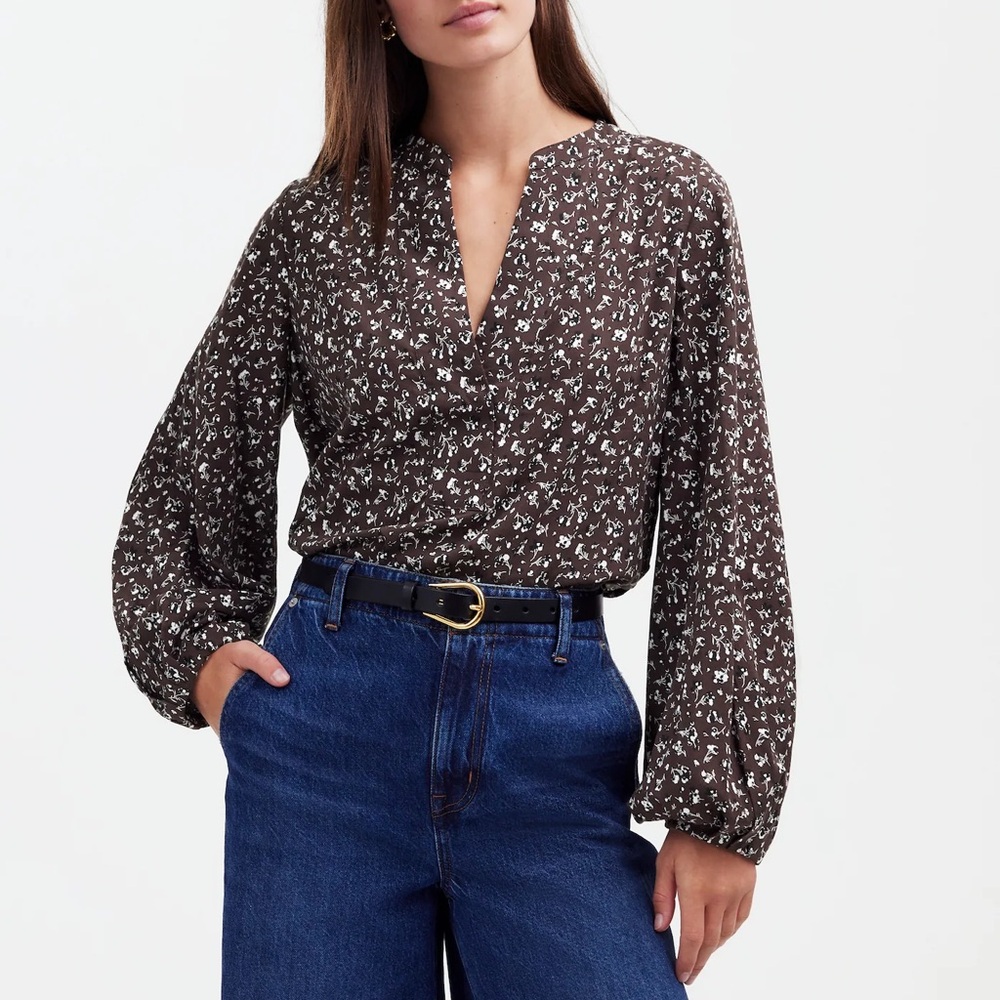 Madewell V-Neck Long Sleeve Top in Dark Carob